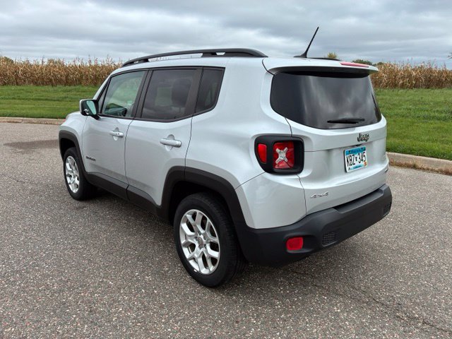 Used 2016 Jeep Renegade Latitude AWD/4WD image 6
