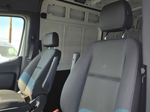 Used 2025 Mercedes-Benz Sprinter 2500 image 24