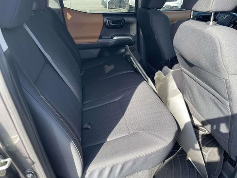 Used 2017 Toyota Tacoma SR5 w/ Tow Package image 44