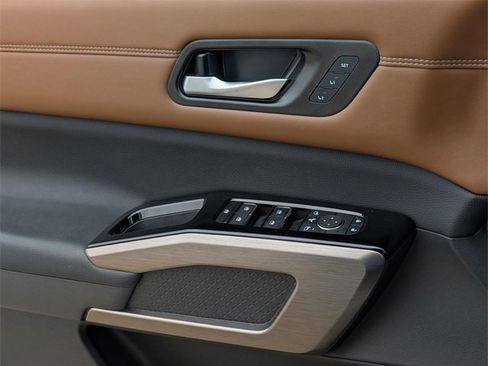 Used 2024 Nissan Pathfinder Platinum w/ Cargo Package image 22