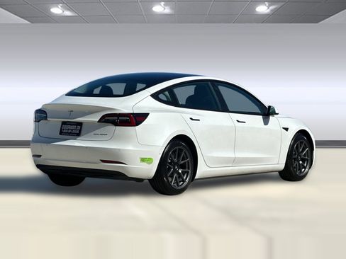 Used 2022 Tesla Model 3 Long Range AWD/4WD image 8