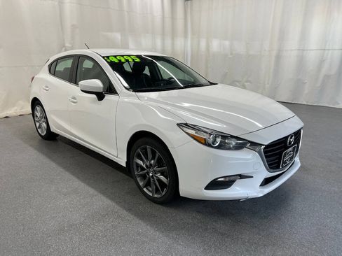 Used 2017 MAZDA MAZDA3 Touring FWD image 3