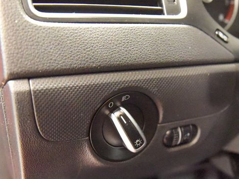 Used 2012 Volkswagen Jetta SE image 17