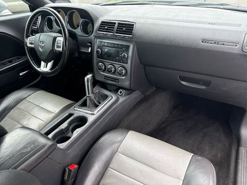 Used 2013 Dodge Challenger R/T RWD image 9