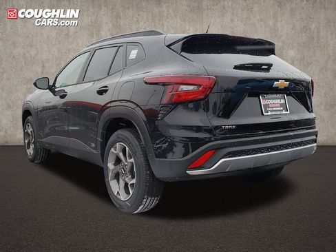 New 2026 Chevrolet Trax LT w/ Sunroof Package image 3