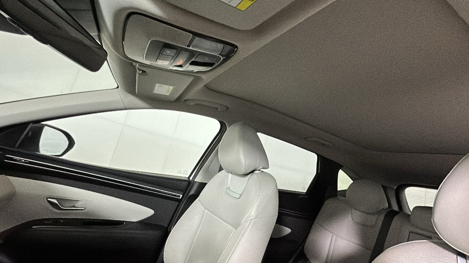 Used 2023 Hyundai Tucson Limited FWD image 13