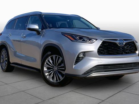Used 2020 Toyota Highlander Platinum AWD/4WD image 3