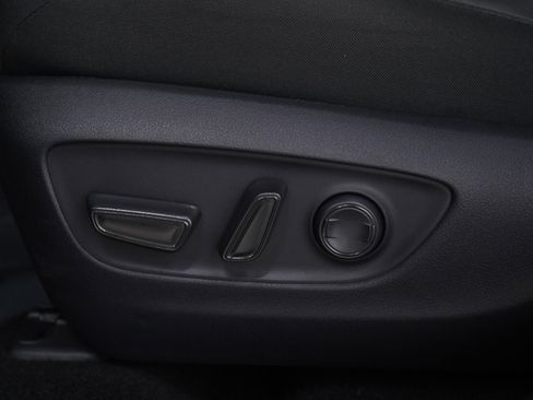 Used 2025 Toyota RAV4 XLE image 27