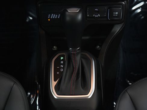 Used 2023 Jeep Renegade Trailhawk w/ Trailhawk Elite Group image 17