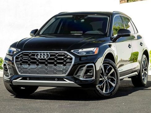 Used 2024 Audi Q5 2.0T Premium w/ Convenience Package AWD/4WD image 1