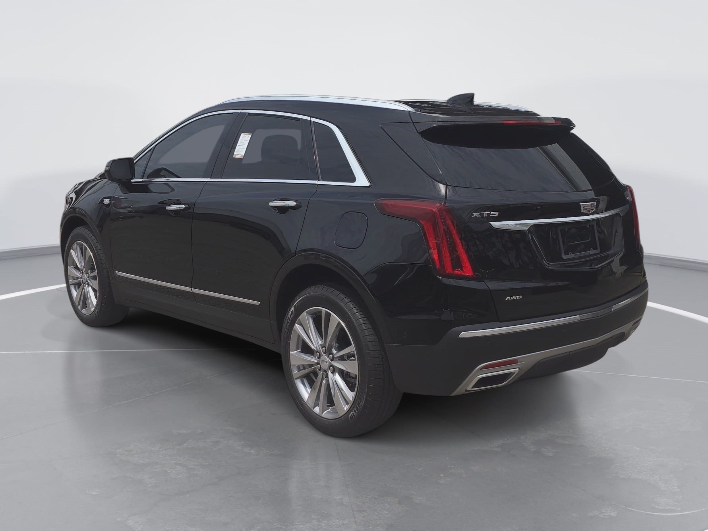 Used 2026 Cadillac XT5 Premium Luxury w/ Driver Assist Package AWD/4WD image 5