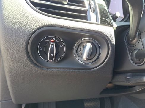 Used 2025 Porsche Macan image 26