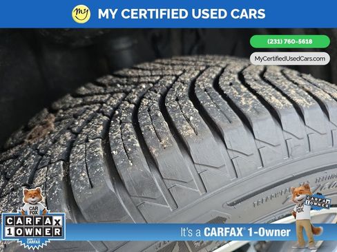 Used 2024 Toyota Venza LE AWD/4WD image 42
