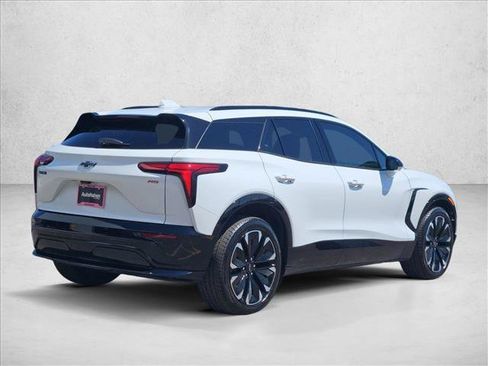 Certified 2024 Chevrolet Blazer EV RS RWD image 8