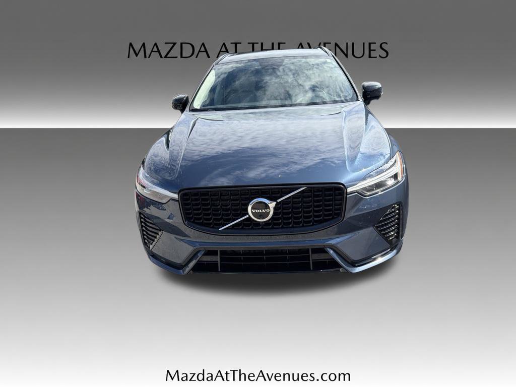 Used 2023 Volvo XC60 B5 Plus w/ Protection Package Premier AWD/4WD image 4