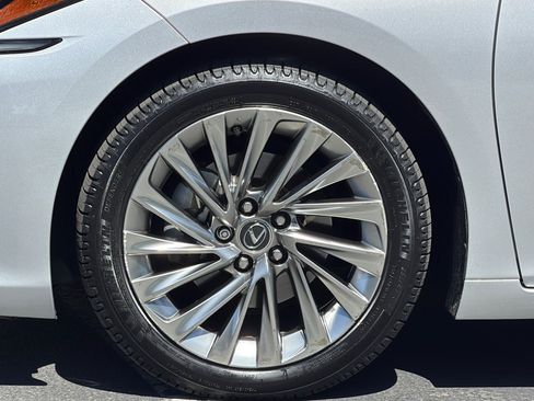 Used 2019 Lexus ES 350 Ultra Luxury w/ Accessory Package 2 FWD image 38