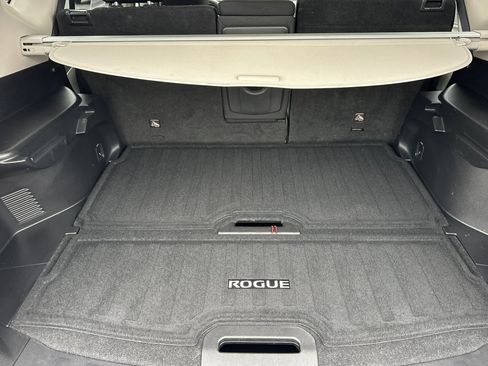 Certified 2019 Nissan Rogue SV w/ Premium Package image 15