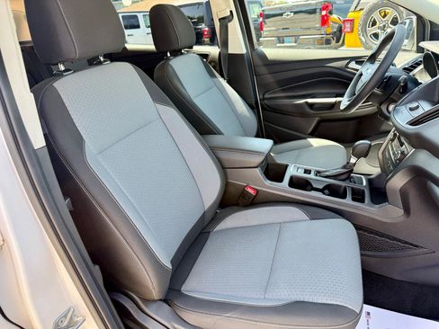 Used 2017 Ford Escape SE w/ Equipment Group 201A AWD/4WD image 30
