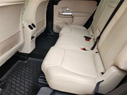 Used 2021 Mercedes-Benz GLB 250 image 23
