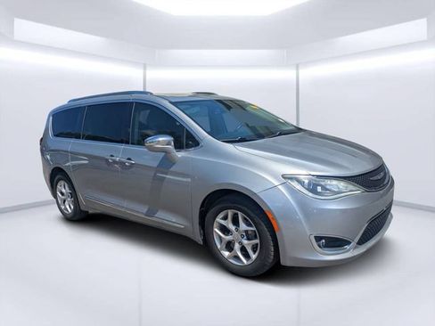 Used 2020 Chrysler Pacifica Limited FWD image 1
