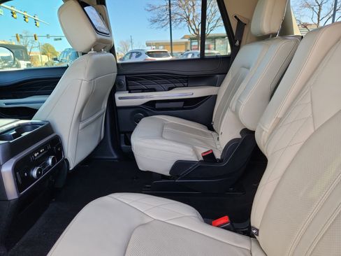 Used 2020 Ford Expedition Max Platinum image 17