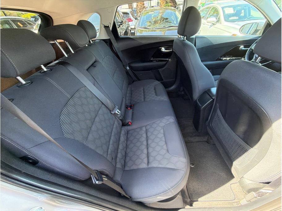 Used 2022 Kia Niro LXS FWD image 22