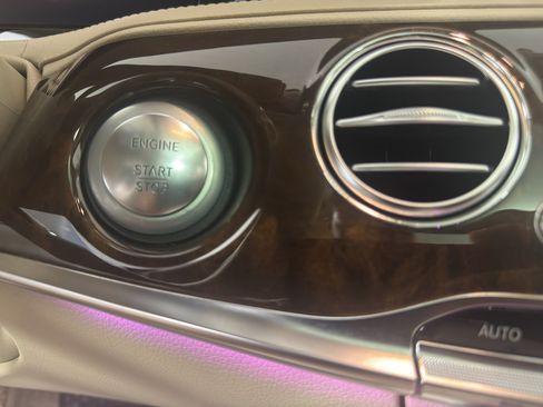 Used 2014 Mercedes-Benz S 550 Sedan image 18