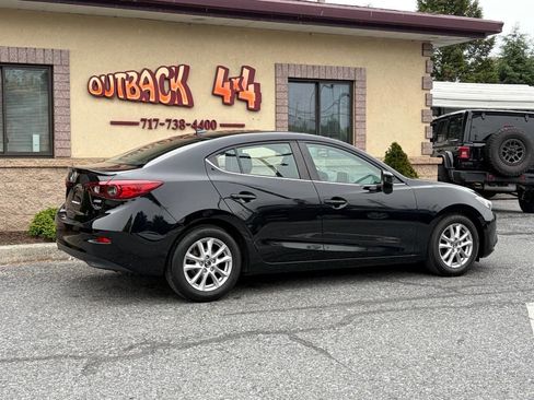 Used 2016 MAZDA MAZDA3 i Touring w/ Popular Equipment Package FWD image 2