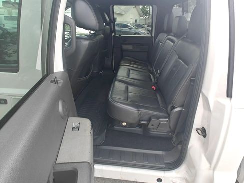 Used 2011 Ford F250 Lariat w/ Lariat Interior Pkg RWD image 13