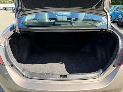 Used 2019 Toyota Corolla SE FWD image 13