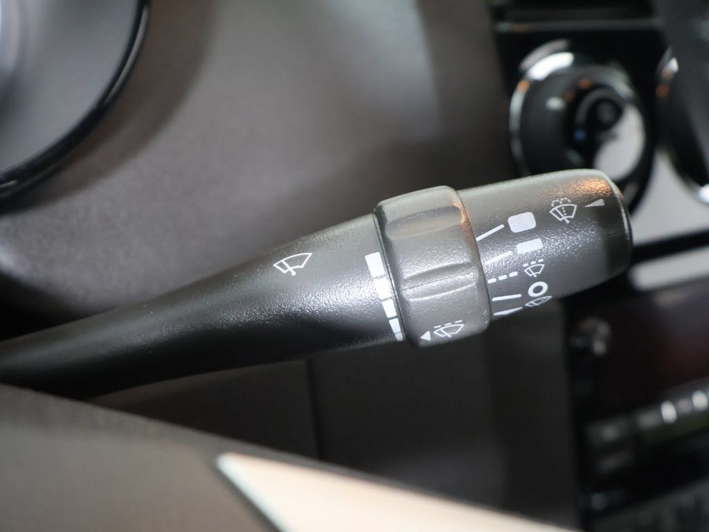 Used 2009 Saturn Sky Red Line RWD image 26