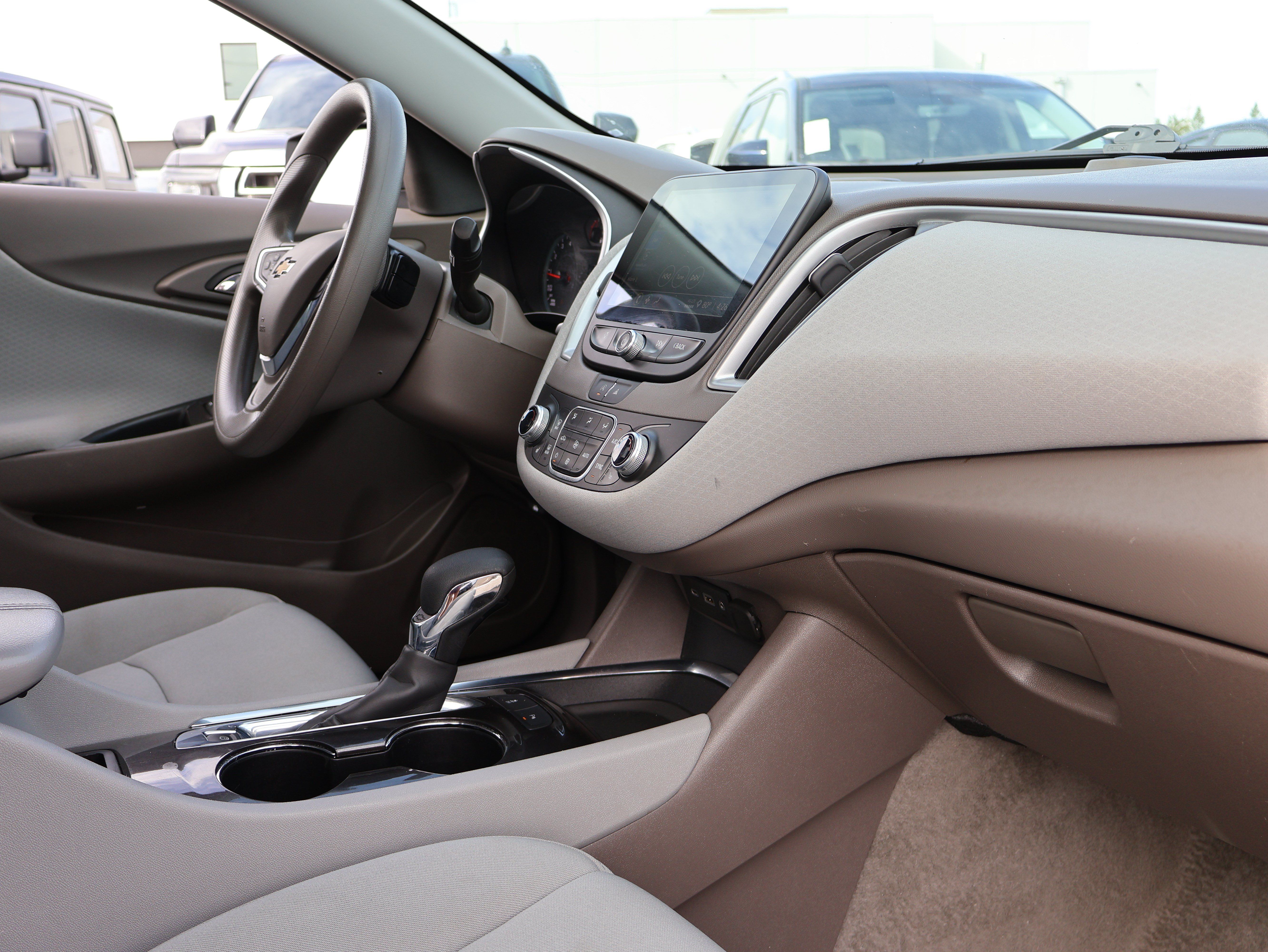 Used 2024 Chevrolet Malibu LT FWD image 9
