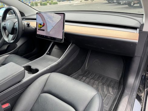 Used 2019 Tesla Model 3 Mid Range RWD image 19