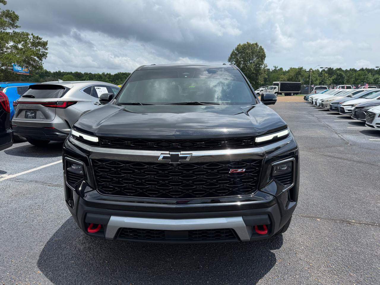 Used 2024 Chevrolet Traverse Z71 AWD/4WD image 3