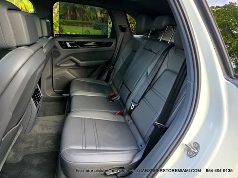 Used 2019 Porsche Cayenne image 31