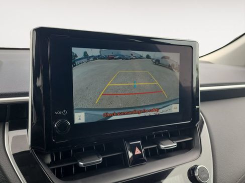 Used 2025 Toyota Corolla Cross XLE FWD image 23