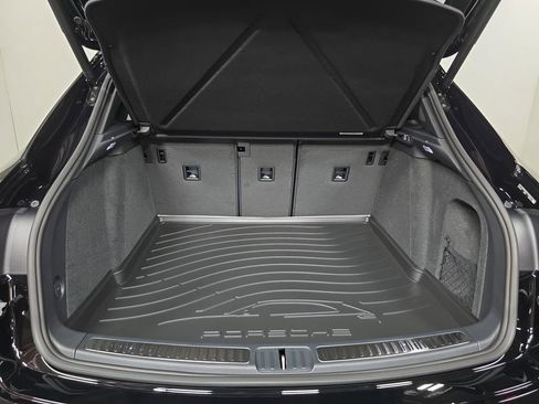 Certified 2026 Porsche Macan S AWD/4WD image 25