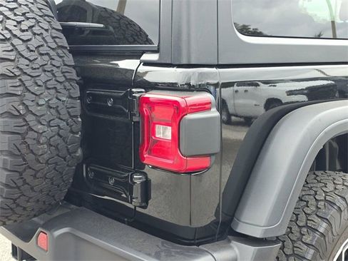 Certified 2025 Jeep Wrangler Unlimited Rubicon image 31