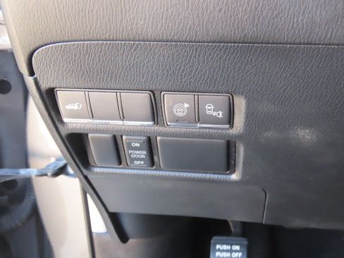 Used 2015 INFINITI QX80 2WD w/ Deluxe Technology Package image 29