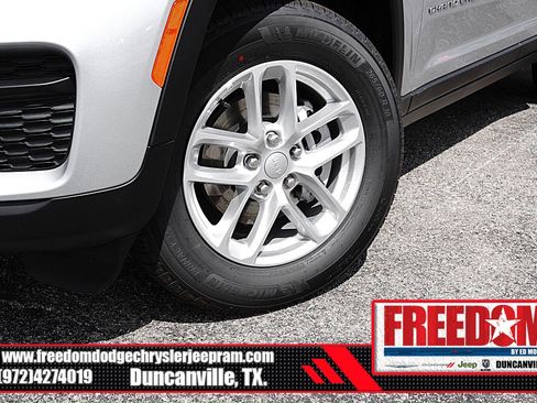 New 2026 Jeep Grand Cherokee Laredo X image 9