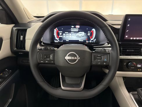 New 2026 Nissan Pathfinder SL w/ SL Premium Package FWD image 18