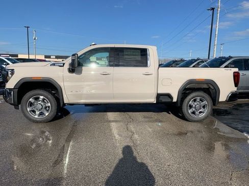 New 2026 GMC Sierra 2500 SLE image 7