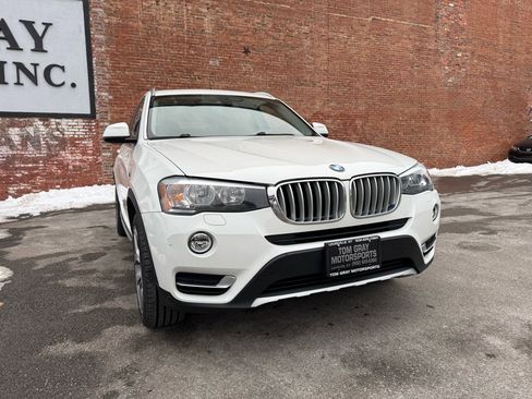 Used 2017 BMW X3 xDrive28i image 2