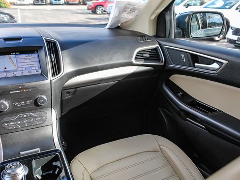 Used 2019 Ford Edge SEL w/ Equipment Group 201A image 6