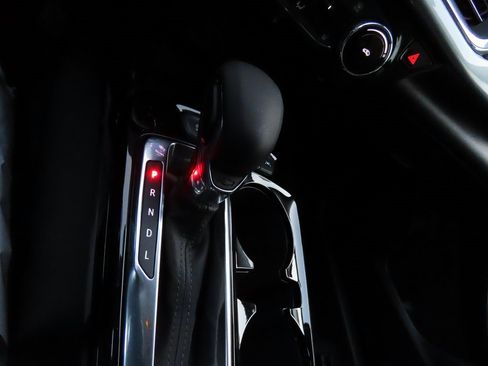 Used 2025 Chevrolet Trax LT w/ LT Convenience Package image 27