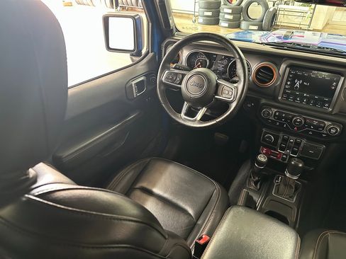 Certified 2020 Jeep Gladiator Mojave w/ Dual Top Group image 14