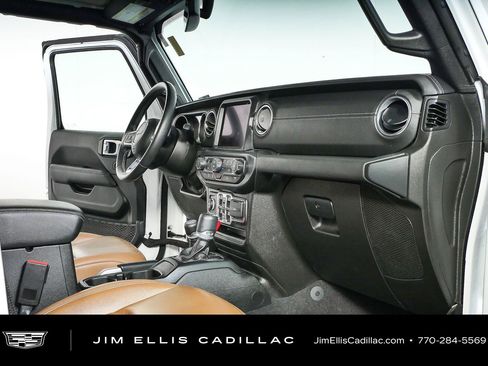 Used 2021 Jeep Wrangler Unlimited Sahara AWD/4WD image 23