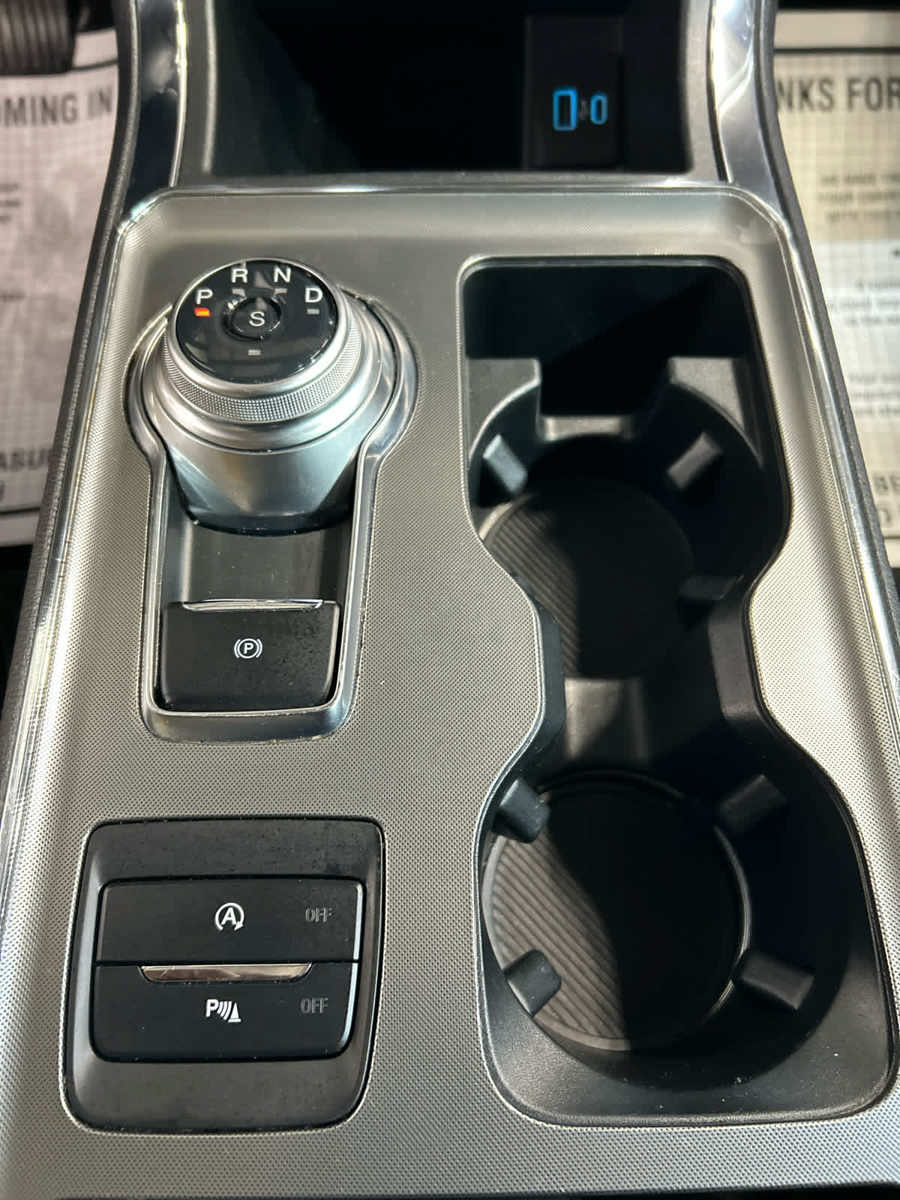 Used 2024 Ford Edge Titanium AWD/4WD image 7