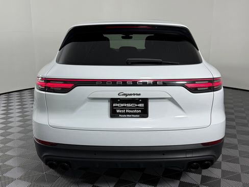 Certified 2023 Porsche Cayenne Platinum Edition image 10