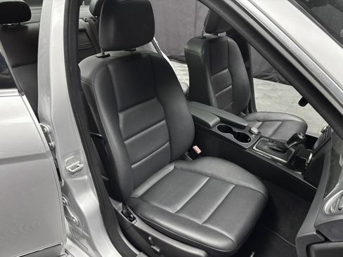 Used 2013 Mercedes-Benz C 300 Sport image 31